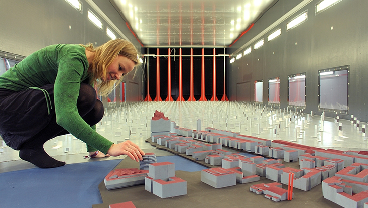 Kerstin Schäfer im Windkanal