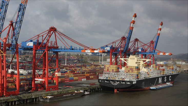 Containerschiffe im Hamburger Hafen