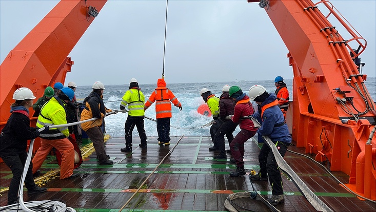 Gruppe bei der Arbeit.